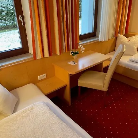 W4 Haus Ganghofer Apartament *